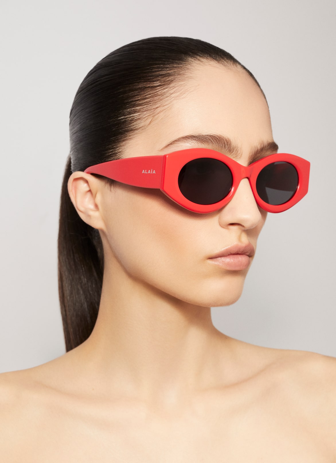 LUNETTES DE SOLEIL OVALES ALAÏA ROUGE LUNETTES DE SOLEIL OVALES